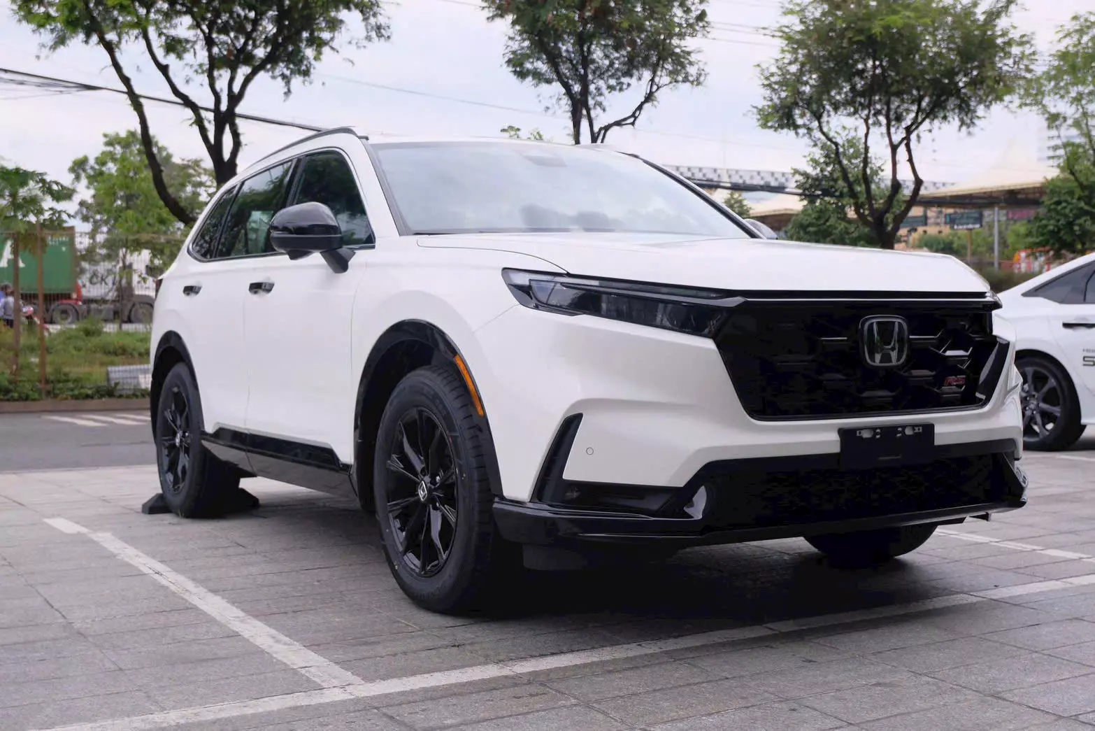Ngoại thất Honda CR-V Hybrid 2026 màu trắng eHEV